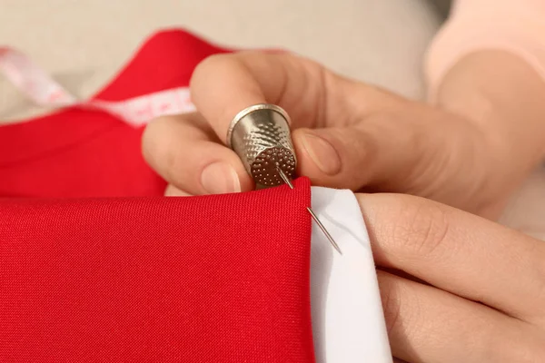 Woman Sewing Red Fabric Thimble Needle Closeup — Stock Photo, Image