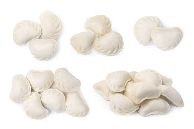 Beyaz arkaplan üzerinde birçok ham hamur köftesi (varenyky), kolaj tasarımı