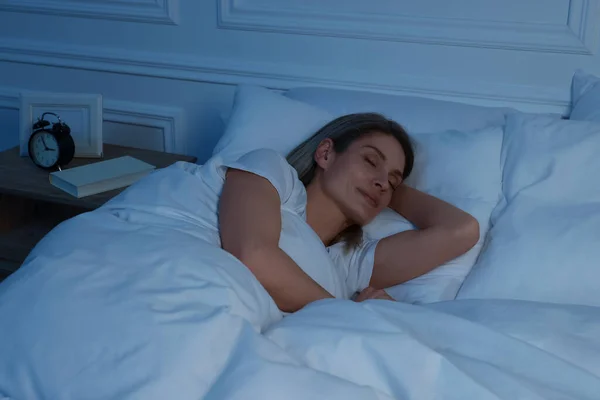 Beautiful Woman Sleeping Bed Night — Stockfoto