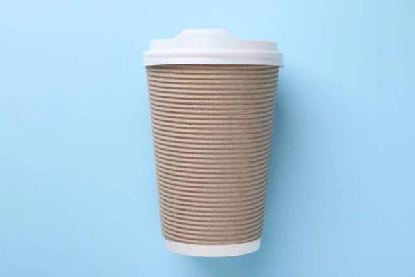 Одна Бумажная Чашка Светло Голубом Фоне Вид Сверху Кофе Дорогу — стоковое фото