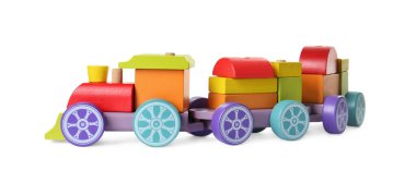 Beyazda izole edilmiş renkli bir ahşap tren. Çocuk oyuncağı.