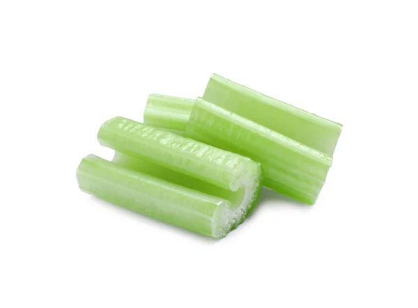 Kousky Čerstvě Nakrájeného Celeru Izolovaného Bílo — Stock fotografie