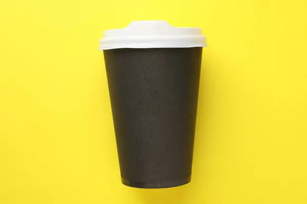 Ein Pappbecher Auf Gelbem Hintergrund Draufsicht Coffee — Stockfoto