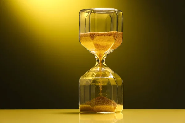 Hourglass Ρέουσα Άμμο Στο Φόντο Χρώμα Χώρος Για Κείμενο — Φωτογραφία Αρχείου