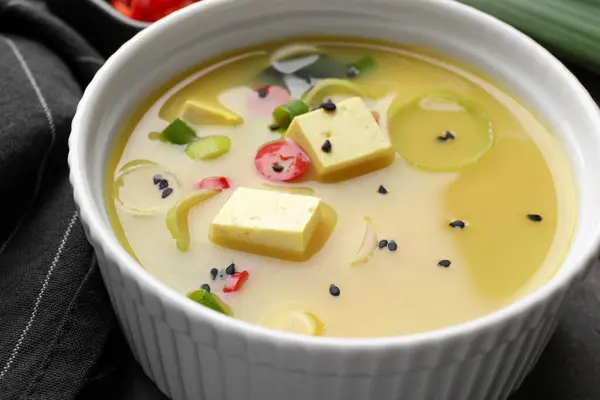 Чашка Вкусного Мисо Супа Тофу Столе Крупным Планом — стоковое фото
