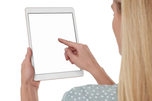 Donna Che Utilizza Tablet Con Schermo Bianco Sfondo Bianco Primo — Foto Stock