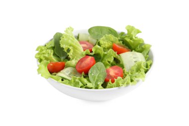 Marullu, domatesli ve beyaz üzerine izole edilmiş ıspanaklı lezzetli salata.