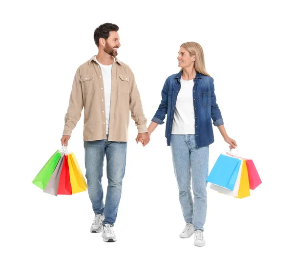 Aile Alışverişi Bir Sürü Renkli Çantalı Mutlu Çift Beyaz Arka — Stok fotoğraf