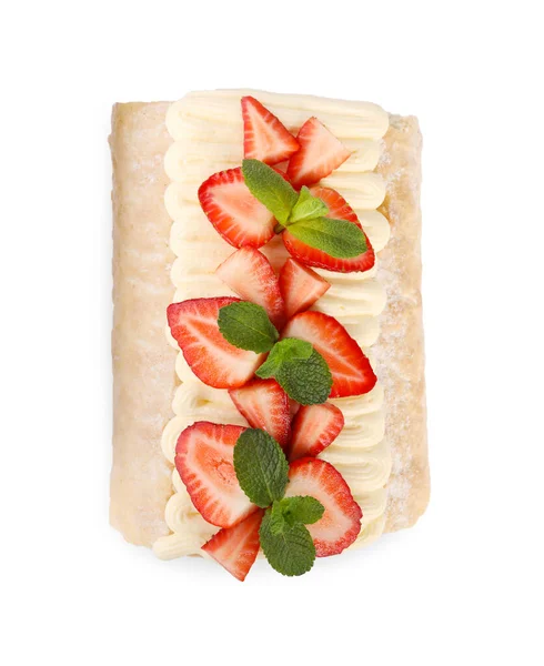 Leckeres Kuchenbrötchen Mit Erdbeeren Und Minze Isoliert Auf Weiß Von — Stockfoto