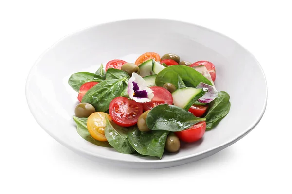 Schüssel Mit Köstlichem Salat Mit Gemüse Und Oliven Isoliert Auf — Stockfoto
