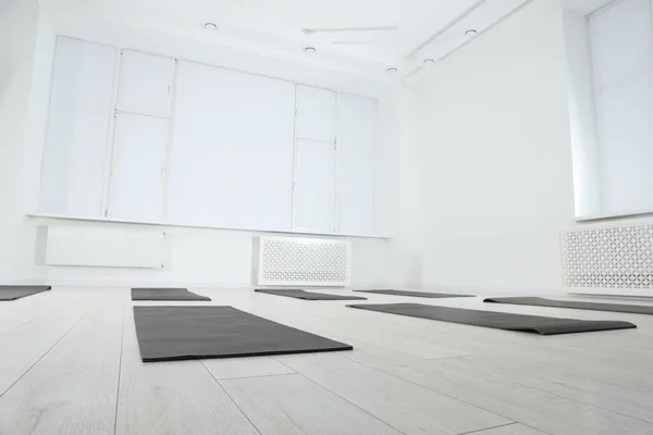 Spacious Yoga Studio Exercise Mats Big Windows Low Angle View — Stock Photo, Image