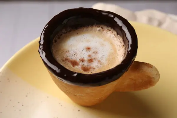 Finom Ehető Keksz Csésze Kávé Tányéron Közelkép — Stock Fotó