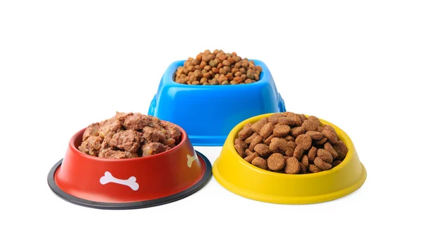Alimentos Para Mascotas Secos Húmedos Tazones Alimentación Sobre Fondo Blanco — Foto de Stock