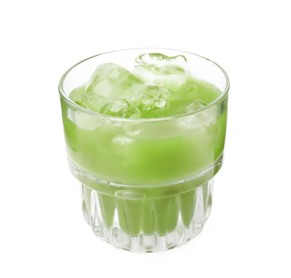 白に分離されたおいしいアイスグリーン抹茶のグラス — ストック写真