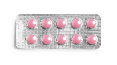 Kabarcıklardaki pembe haplar beyaza izole edilmiş.