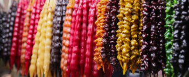 Bir sürü farklı lezzetli kilise kilisesi, pankart tasarımı.