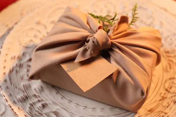 Furoshiki Technique Gift Packed Beige Fabric Blank Card Plate Closeup — Stock Photo, Image
