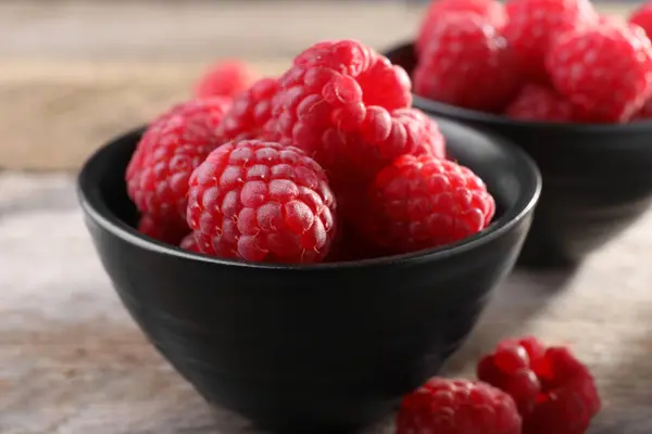 Tasty Ripe Raspberries Bowl Wooden Table Closeup — Stock Photo, Image