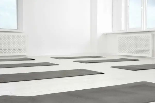 Spacious Yoga Studio Exercise Mats Floor — Stock Photo, Image