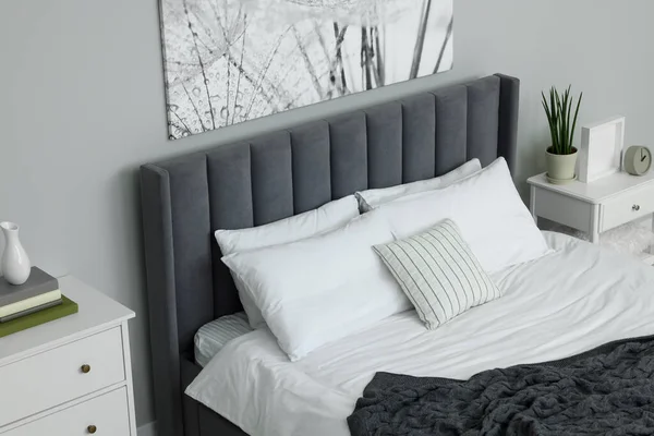 Groot Comfortabel Bed Kamer Stijlvol Interieur — Stockfoto