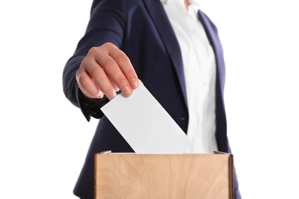 Kvinde Sætter Sin Stemme Stemmeurnen Hvid Baggrund Closeup - Stock-foto