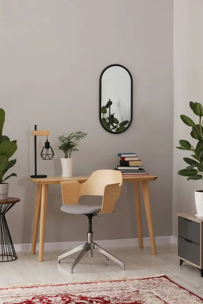 Acogedor Interior Habitación Con Muebles Elegantes Plantas Interior Elementos Decoración — Foto de Stock