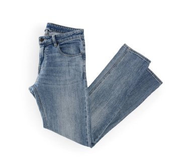 Modaya uygun açık mavi kotlar beyaz, üst görünümde izole.