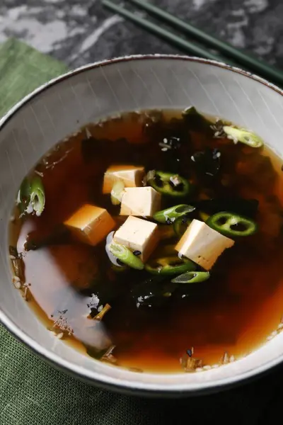 Miska Pysznej Zupy Miso Tofu Stole — Zdjęcie stockowe