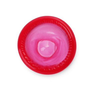 Paketlenmemiş prezervatif beyaza izole edilmiş, üst manzara. Güvenli seks.