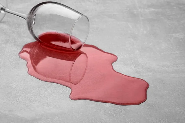 Glass Spilled Red Wine Light Grey Surface Closeup — Stock Photo, Image