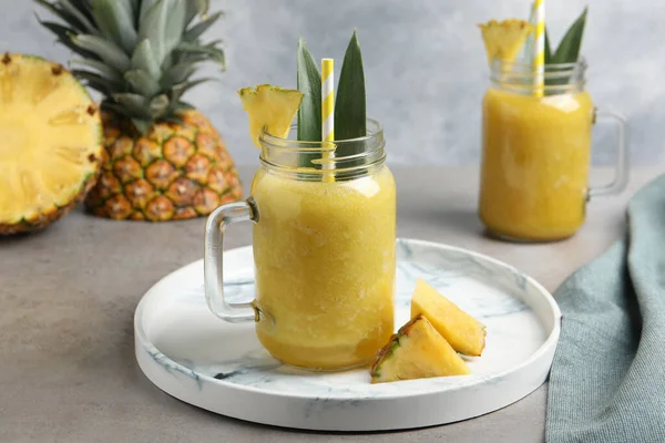 Tasty Pineapple Smoothie Sliced Fruit Light Grey Table — Stock Photo, Image