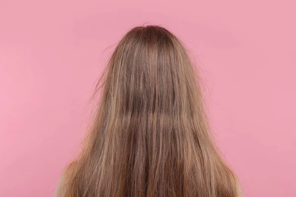 Woman Damaged Hair Pink Background Back View — Stock Photo, Image