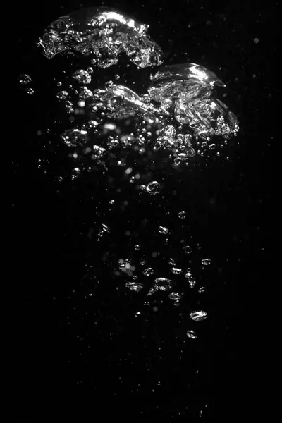 Luchtbellen Water Zwarte Achtergrond — Stockfoto