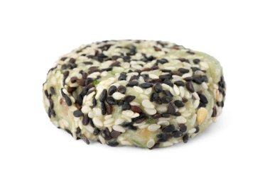 Beyaz üzerine susam tohumlu vejetaryen pirzolası.