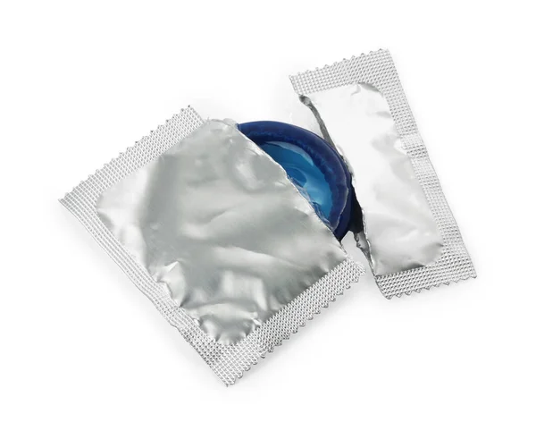 Kondom Sönderriven Förpackning Vit Bakgrund Säkert Sex — Stockfoto