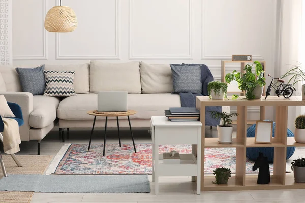 Stylish Living Room Beautiful Carpet Modern Furniture Interior Design — Stock Photo, Image
