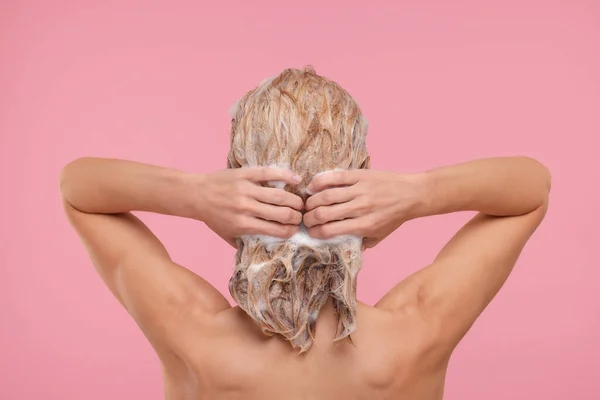 Woman Washing Hair Pink Background Back View — Stock Photo, Image