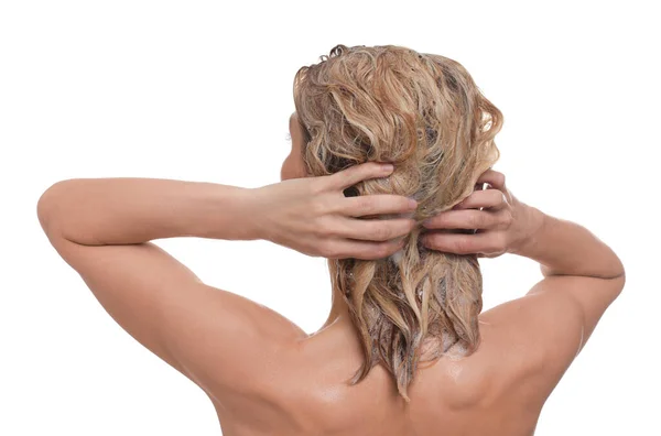 Wanita Mencuci Rambut Latar Belakang Putih Tampilan Belakang — Stok Foto