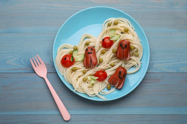 Creative Serving Kids Plate Cute Octopuses Made Sausages Pasta Vegetables — Stock Photo, Image