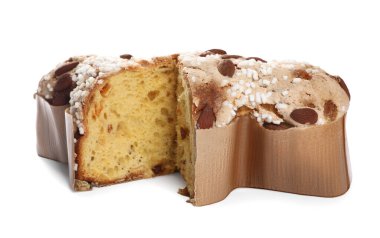 Beyaz arka planda lezzetli İtalyan Paskalya güvercini pastası (geleneksel Colomba di Pasqua)