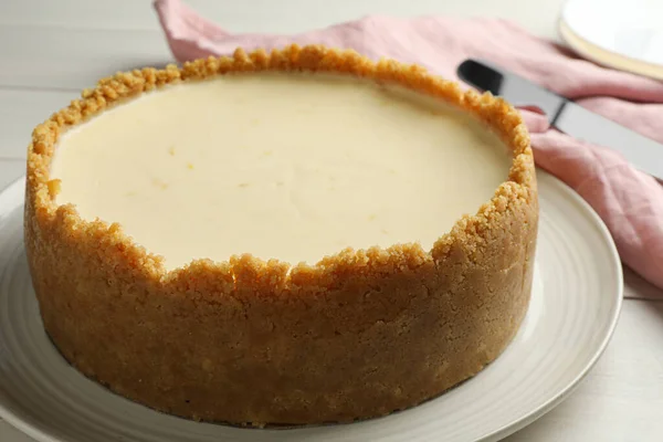 Νόστιμο Vegan Tofu Cheesecake Λευκό Τραπέζι Κοντινό Πλάνο — Φωτογραφία Αρχείου