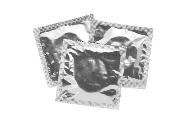 Prezervatif Paketleri Beyaz Üst Görünümde Izole Edilmiş Güvenli Seks — Stok fotoğraf