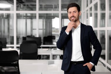 İçeride mutlu emlakçılar. Metin için boşluk