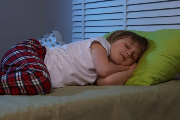 Little Boy Snoring While Sleeping Bed Night — Stock Photo, Image