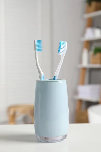 Holder Plastic Toothbrushes White Countertop Bathroom — Stock Photo, Image