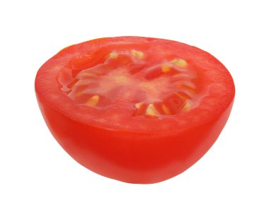 Olgun vişneli domatesin yarısı beyaza izole edilmiş.