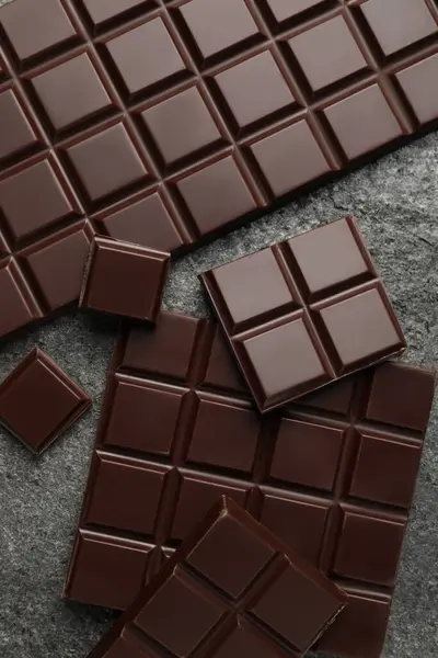 Delicioso Chocolate Escuro Mesa Cinza Flat Lay — Fotografia de Stock