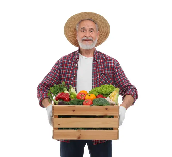 Temporada Cosecha Granjero Feliz Sosteniendo Cajón Madera Con Verduras Sobre —  Fotos de Stock