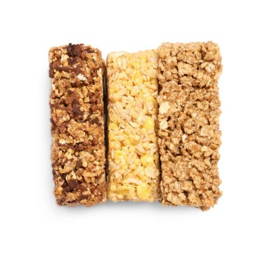 Farklı lezzetli granola barlar beyaz, üst görünümde izole
