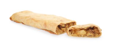 Elma ve fındıklı leziz meyveli börek.